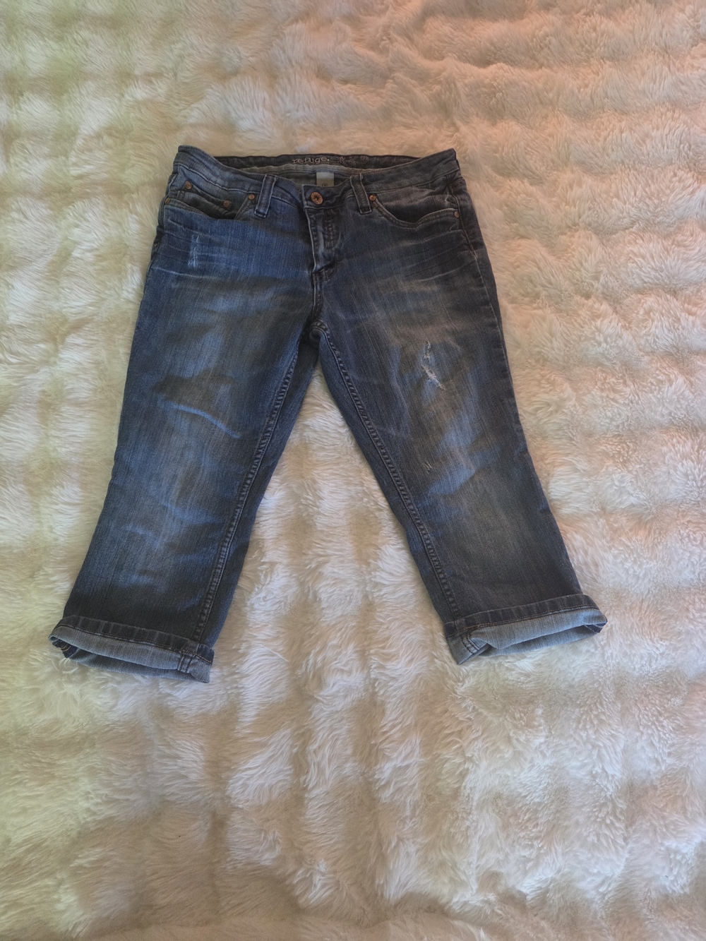 Y2K Refuge Distressed Denim Capris - Blue